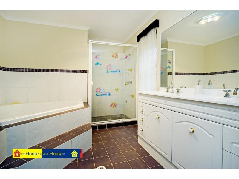 7 Victoria Drive, Pacific Pines QLD 4211