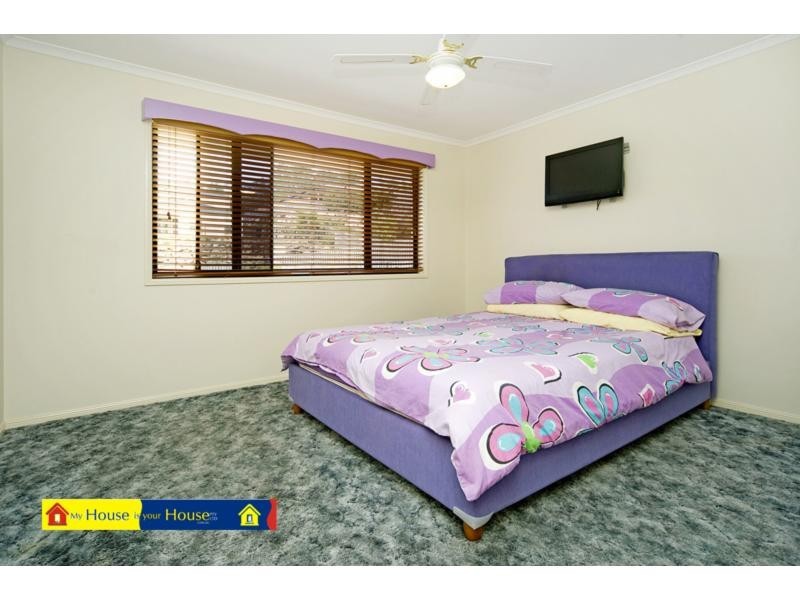 7 Victoria Drive, Pacific Pines QLD 4211