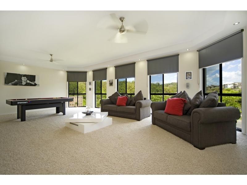 4 Yarra Place, Pacific Pines QLD 4211