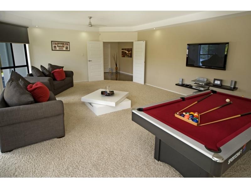 4 Yarra Place, Pacific Pines QLD 4211