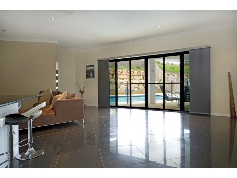 4 Yarra Place, Pacific Pines QLD 4211