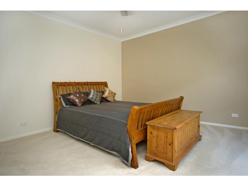 4 Yarra Place, Pacific Pines QLD 4211