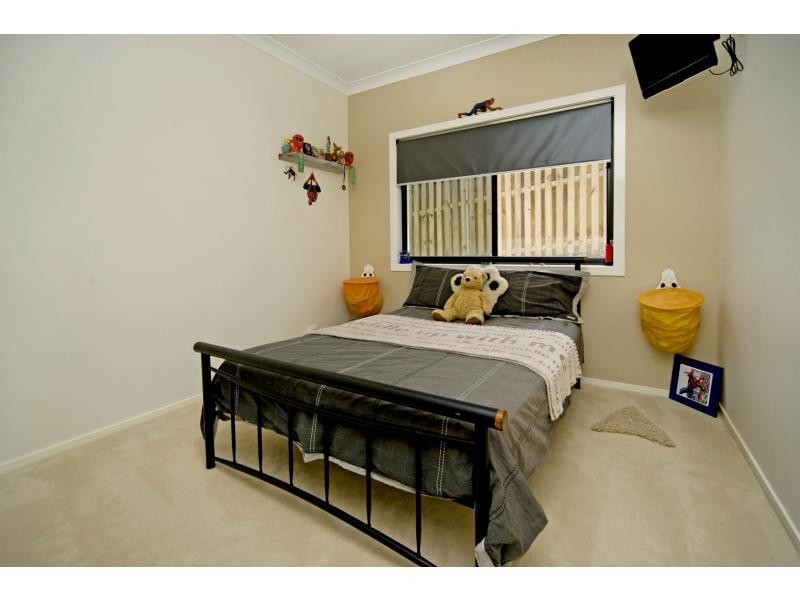 4 Yarra Place, Pacific Pines QLD 4211