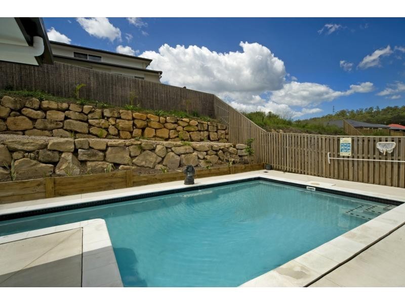 4 Yarra Place, Pacific Pines QLD 4211