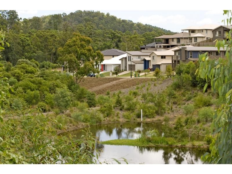 4 Yarra Place, Pacific Pines QLD 4211