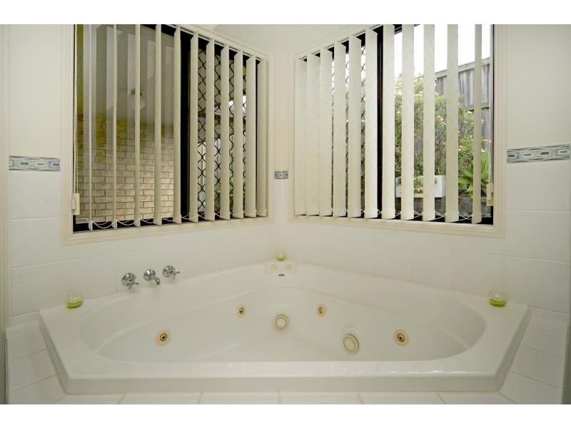 40 Buffalo Crescent, Pacific Pines QLD 4211