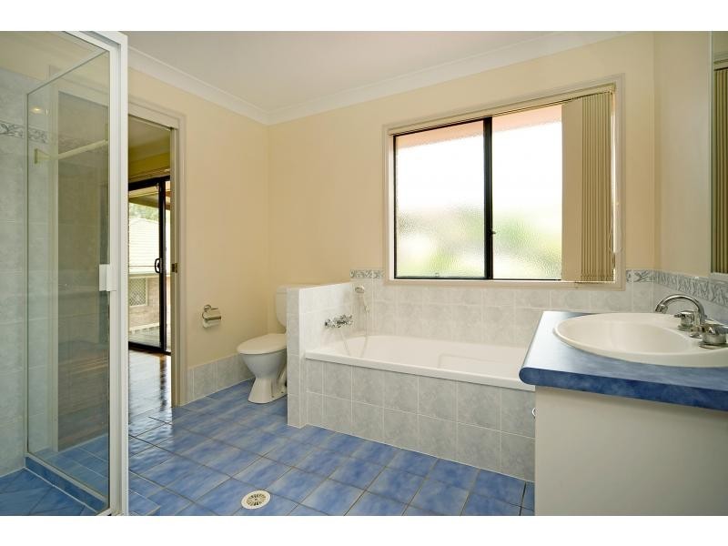 3 Hatutu Street, Pacific Pines QLD 4211