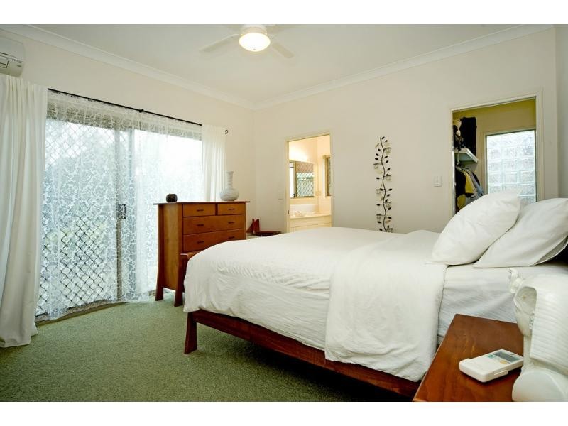 25 Erindale Court, Helensvale QLD 4212