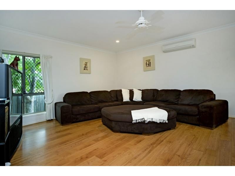 25 Erindale Court, Helensvale QLD 4212