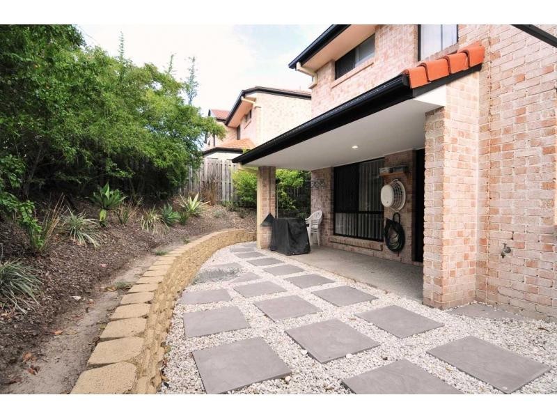 141 Pacific Pines Boulevard, Pacific Pines QLD 4211