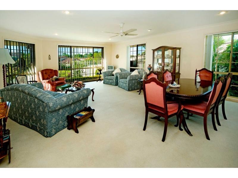 6 Gosford Court, Helensvale QLD 4212