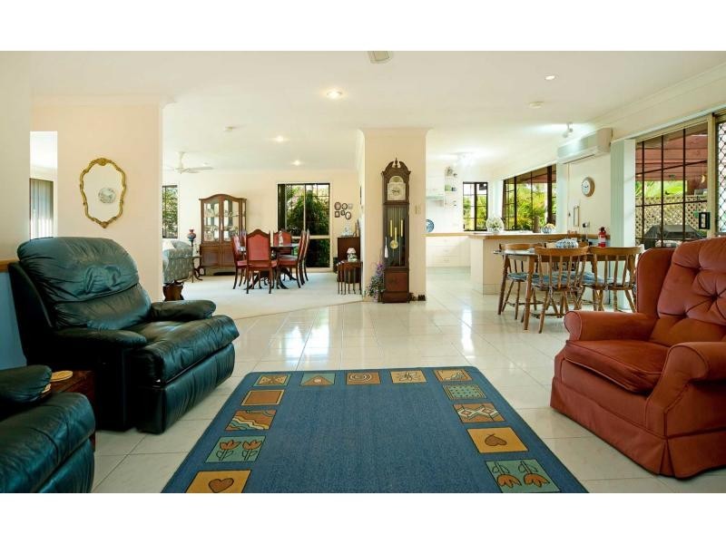 6 Gosford Court, Helensvale QLD 4212