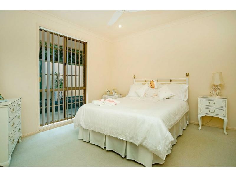 6 Gosford Court, Helensvale QLD 4212