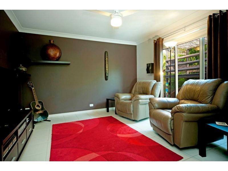 19 Tennant Street, Pacific Pines QLD 4211