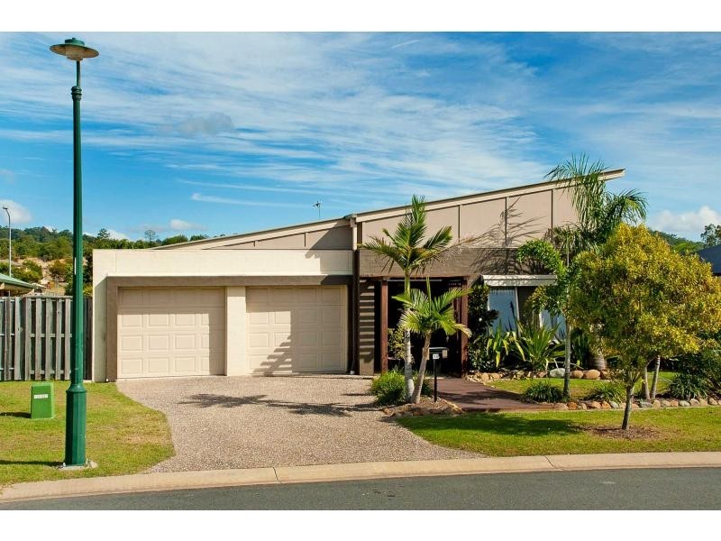 19 Tennant Street, Pacific Pines QLD 4211