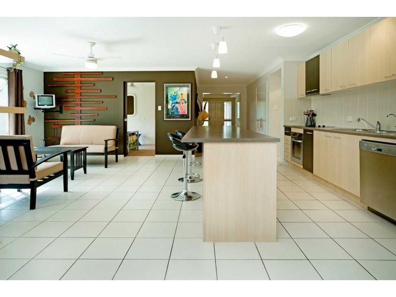 19 Tennant Street, Pacific Pines QLD 4211