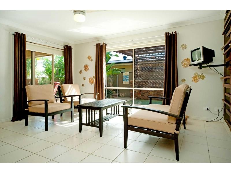 19 Tennant Street, Pacific Pines QLD 4211