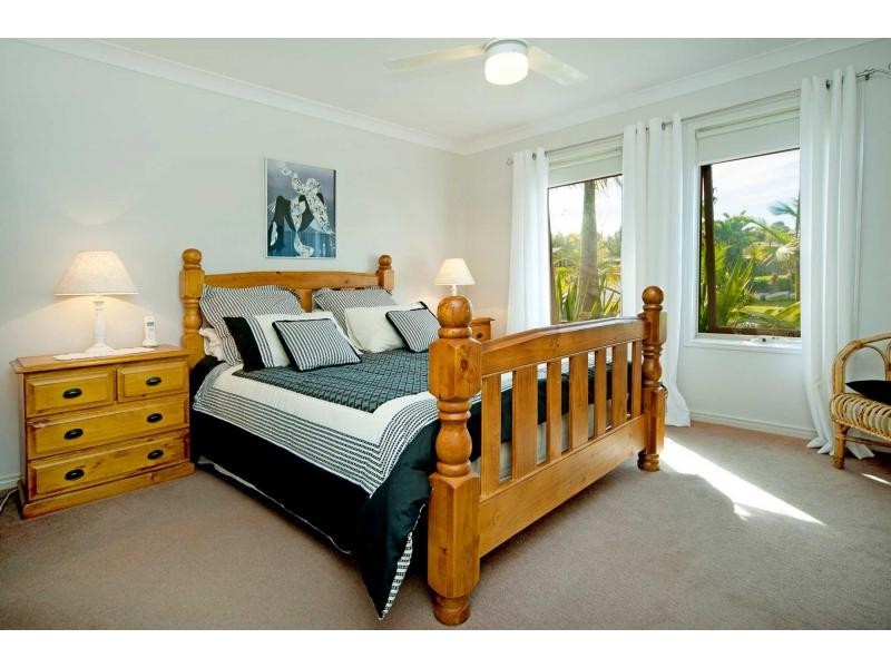 19 Tennant Street, Pacific Pines QLD 4211