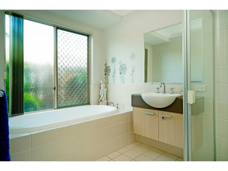 19 Tennant Street, Pacific Pines QLD 4211