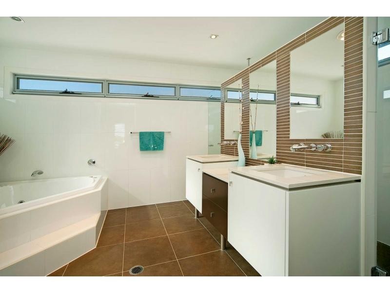 9 Buccaneer Way, Coomera Waters QLD 4209