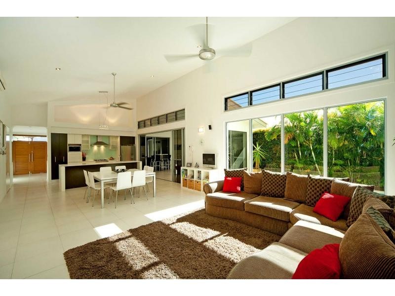 9 Buccaneer Way, Coomera Waters QLD 4209