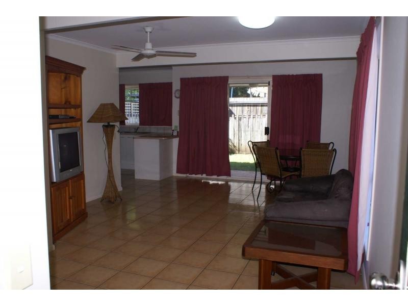 Unit 4/34 Court Road, Nambour QLD 4560