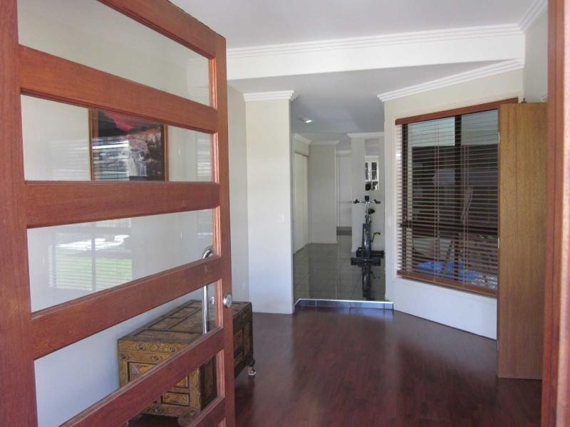 8 Tenkate Drive, Little Mountain QLD 4551