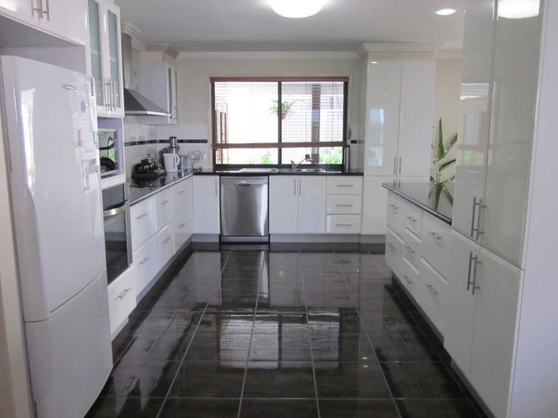 8 Tenkate Drive, Little Mountain QLD 4551