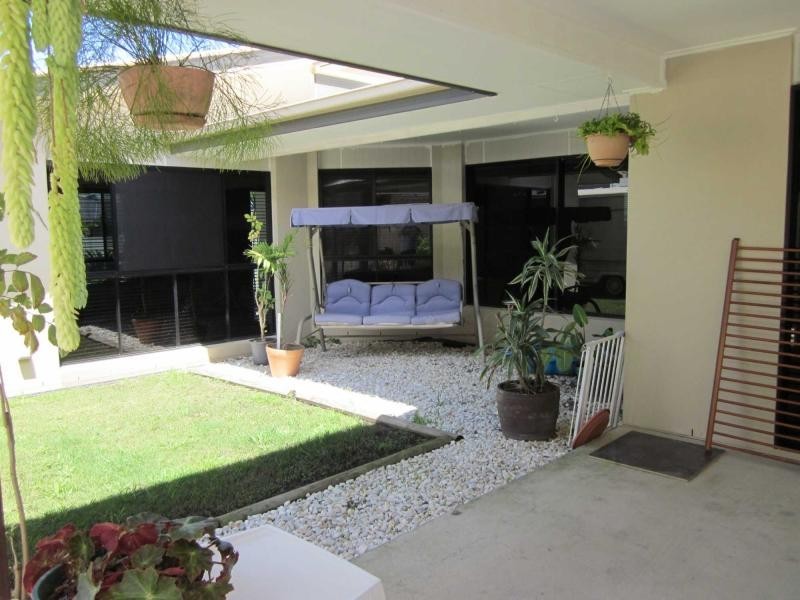 8 Tenkate Drive, Little Mountain QLD 4551