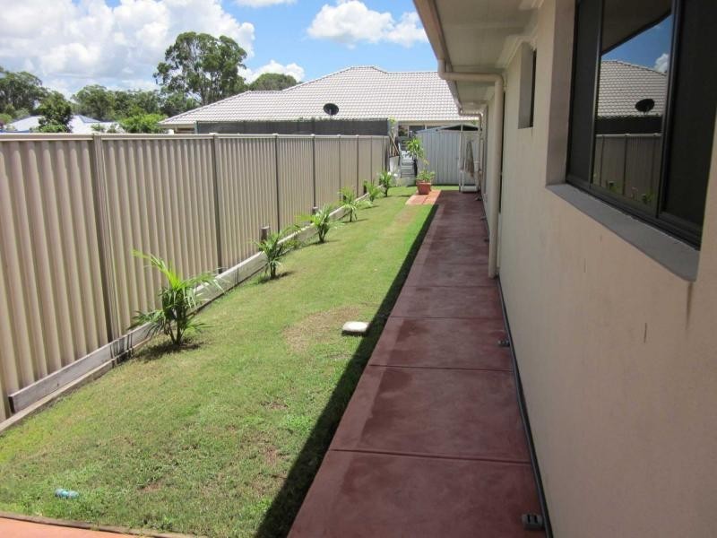 8 Tenkate Drive, Little Mountain QLD 4551