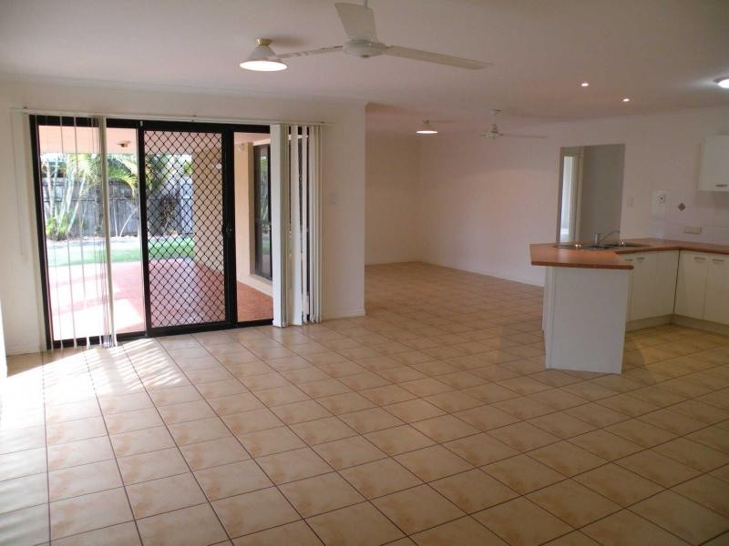 90 Glenfields Boulevard, Mountain Creek QLD 4557