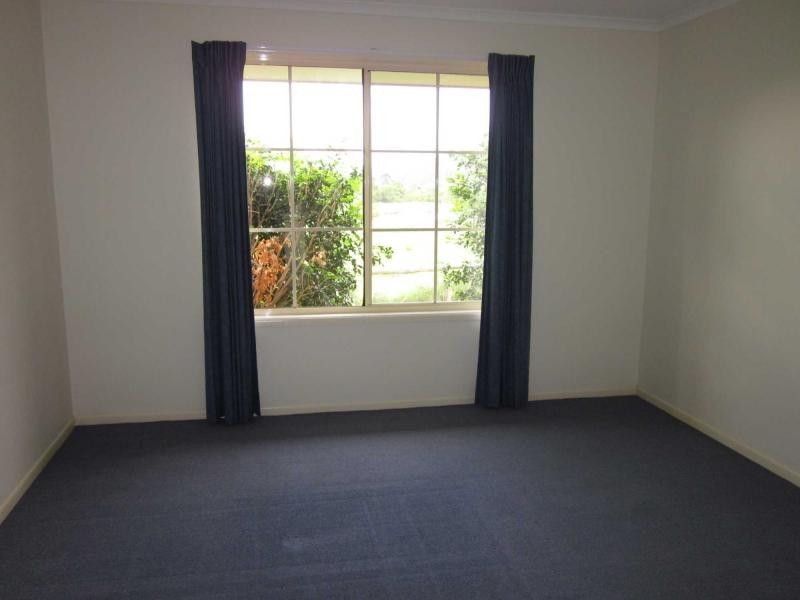 17 Yvonne Street, Nambour QLD 4560