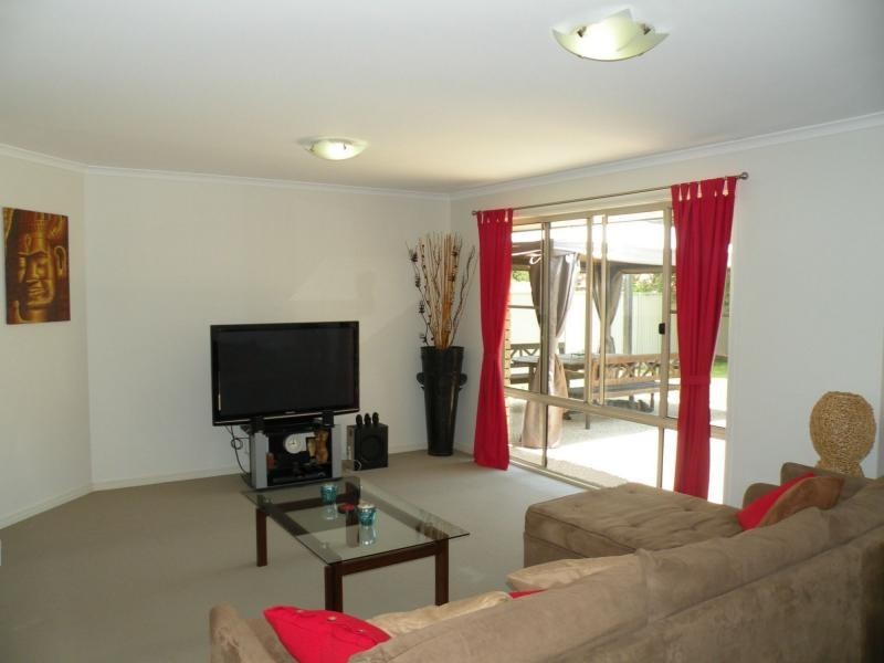 10 Killarney Crescent, Nambour QLD 4560