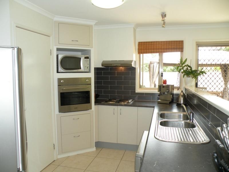 10 Killarney Crescent, Nambour QLD 4560