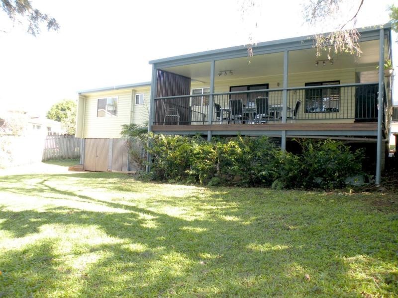 4 Amaroo Avenue, Nambour QLD 4560