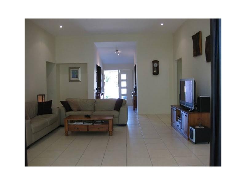 2 Flame Tree Court, Palmwoods QLD 4555