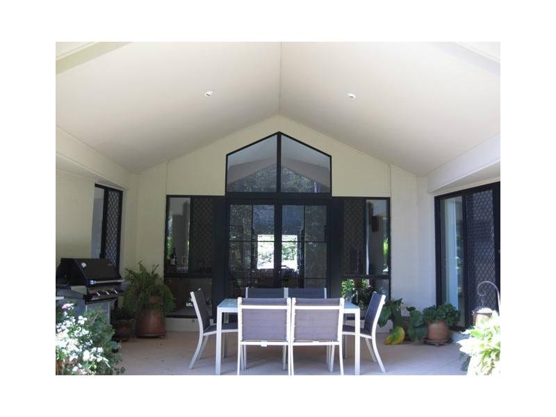 2 Flame Tree Court, Palmwoods QLD 4555