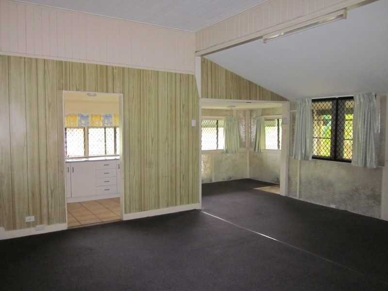 18 Hospital Road, Nambour QLD 4560