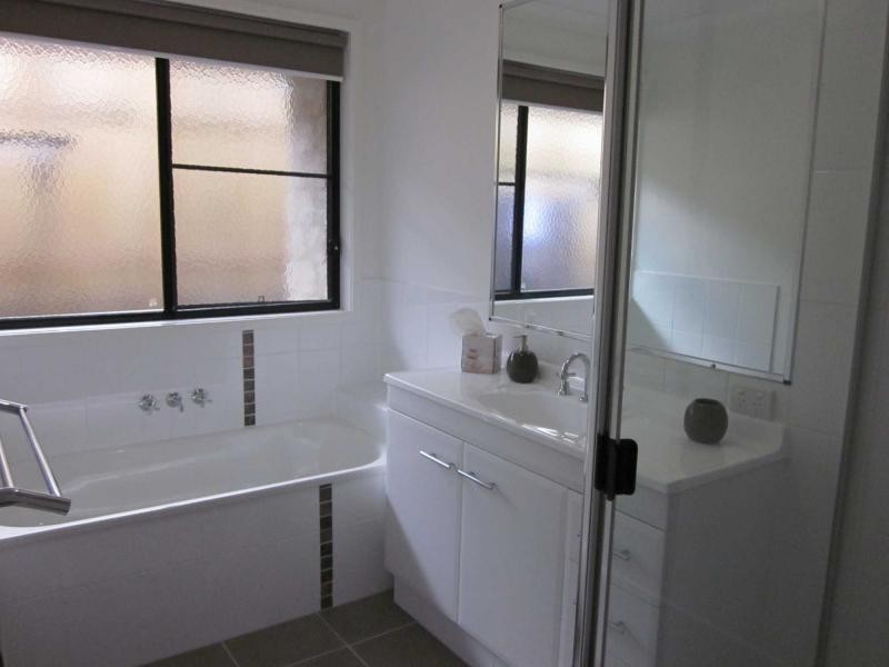 18 Grimes Terrace, Nambour QLD 4560