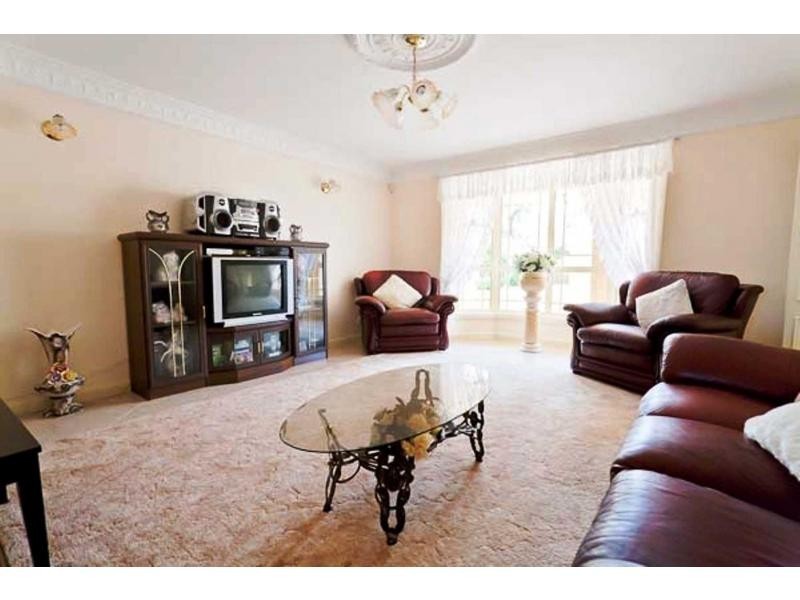 124 Elizabeth Drive, Vincentia NSW 2540
