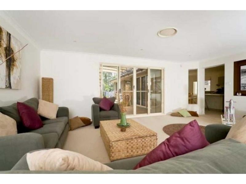 25 Streamside Street, Woollamia NSW 2540