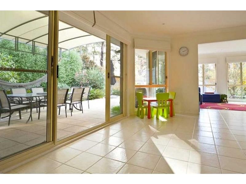 25 Streamside Street, Woollamia NSW 2540