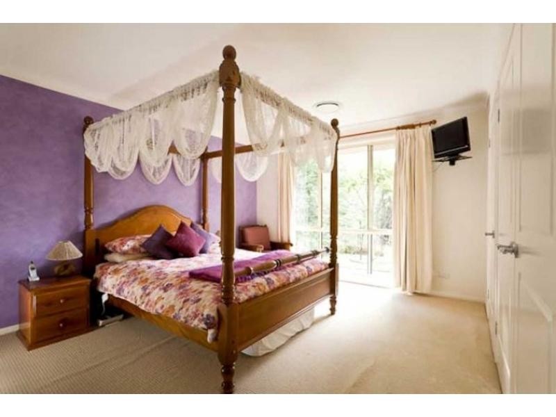 25 Streamside Street, Woollamia NSW 2540