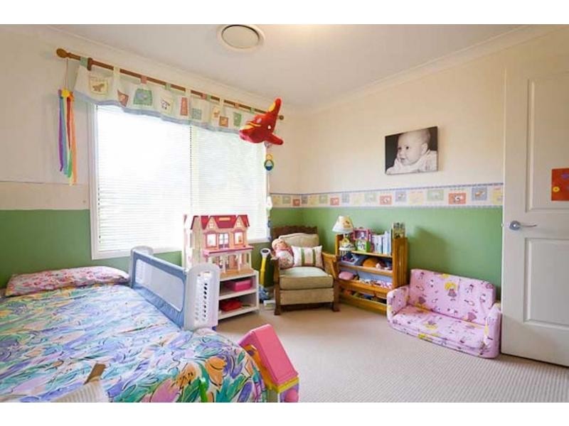 25 Streamside Street, Woollamia NSW 2540