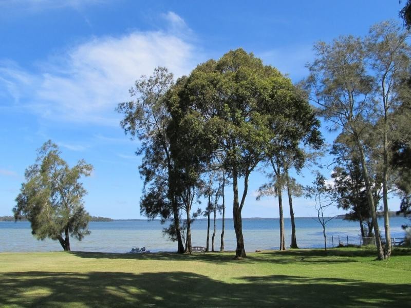 4 Loralyn Avenue, St Georges Basin NSW 2540