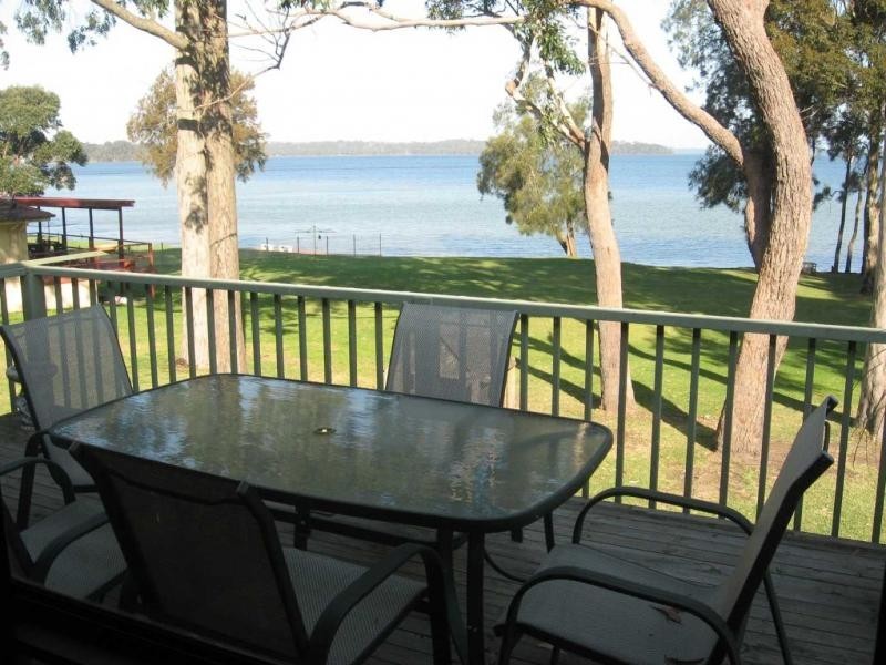 4 Loralyn Avenue, St Georges Basin NSW 2540