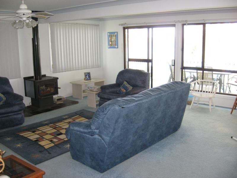 4 Loralyn Avenue, St Georges Basin NSW 2540