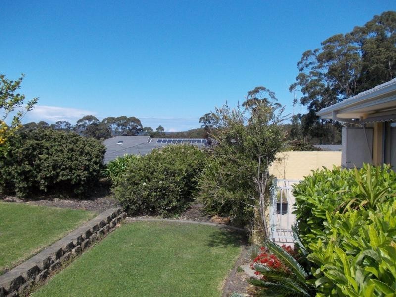 4 Walter Hood Parade, Coastal Waters, Worrowing Heights NSW 2540
