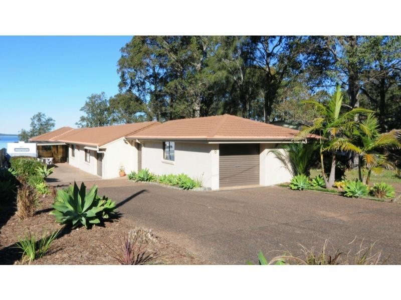 8 Loralyn Avenue, St Georges Basin NSW 2540