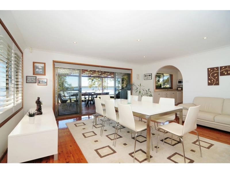 8 Loralyn Avenue, St Georges Basin NSW 2540